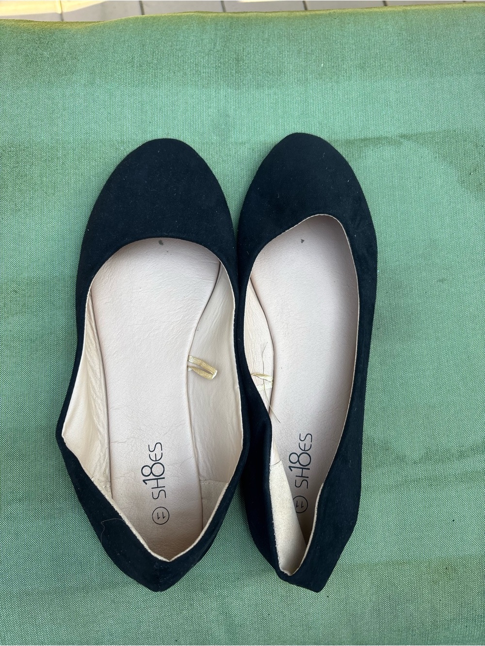Black Women's Classic Pointed Toe Flats
